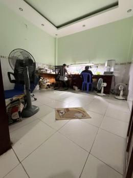 Bán nhà HXH 8m Lạc Long Quân, gần Đông Hồ,  DT 4x13m, 4 tầng, 4PN, chào 9 tỷ.