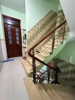 Bán nhà HXH 8m Lạc Long Quân, gần Đông Hồ,  DT 4x13m, 4 tầng, 4PN, chào 9 tỷ.