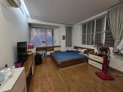 Bán nhà KDT Văn Khê 135m2 = 9*15m, Giá chào 33 tỷ, Kinh doanh đẹp