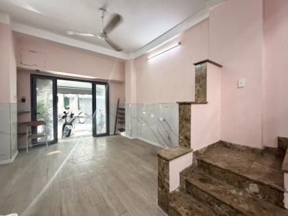 CHÍNH CHỦ [BÁN NHÀ + QUẬN 10] VỊ TRÍ MẠNH NHƯ DÒNG TIỀN CHẢY MÃI •  Đường Sư Vạn Hạnh – 31m² – 4 tầng – 3.7 × 8.5