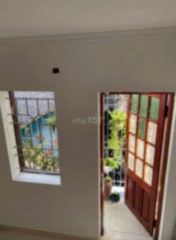 Cho thuê nhà ngõ 364 Thái Hà, Diện tích 30m x 3 tầng, giá 9, 5 triệu