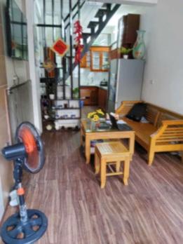 Cho thuê nhà ngõ 364 Thái Hà, Diện tích 30m x 3 tầng, giá 9, 5 triệu