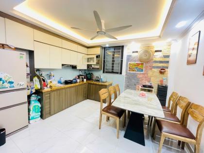 Bán gấp nhà Bằng Liệt, 20m ô tô tránh, 2 Thoáng, Nhà Đẹp, 43m2, 5T, MT 4m, 10.1 Tỷ.