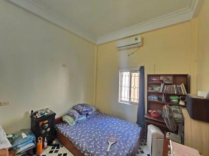 Bán nhà LÔ GÓC 3 Mặt Thoáng, Phố Cự Lộc, Gần Phố, 38m2, 5T, MT 3.7m, 10 Tỷ.