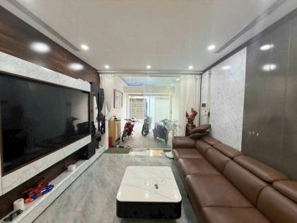 BÁN NHÀ CHU HUY MÂN, KINH DOANH, GA RA Ô TÔ, THANG MÁY, NỘI THẤT ĐẸP, GẦN PHỐ, GIÁ HỜI