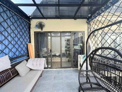 BÁN NHÀ CHU HUY MÂN, KINH DOANH, GA RA Ô TÔ, THANG MÁY, NỘI THẤT ĐẸP, GẦN PHỐ, GIÁ HỜI