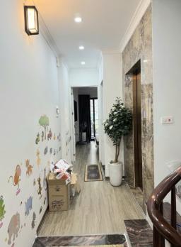 BÁN NHÀ CHU HUY MÂN, KINH DOANH, GA RA Ô TÔ, THANG MÁY, NỘI THẤT ĐẸP, GẦN PHỐ, GIÁ HỜI