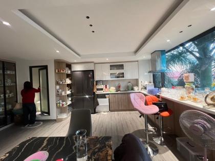 Bán nhà Nguyễn Chí Thanh_lô góc_2 mặt thoáng kinh doanh ô tô tránh_ 65m2_giá chào 33,5 tỷ