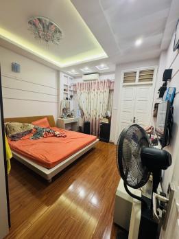 Bán nhà Trường Chinh, 27m ra Phố, 2 Thoáng, 53m2, 5T, MT 4.3m, 14.4 Tỷ - Dân Xây.