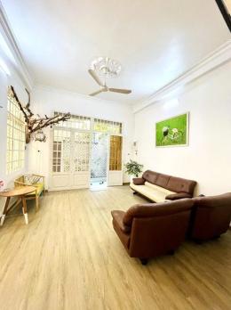 Bán nhà Phố Nguyễn Đình Chính - gần UBND Phú Nhuận, 6,1x13,5m 3 T - 4PN, 12,2 tỷ.