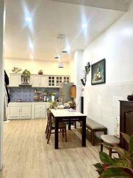 Bán nhà Phố Nguyễn Đình Chính - gần UBND Phú Nhuận, 6,1x13,5m 3 T - 4PN, 12,2 tỷ.