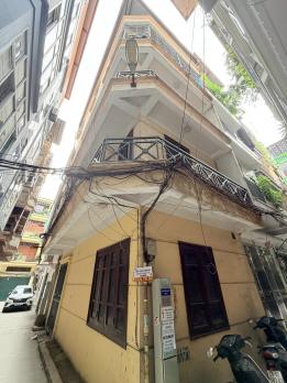 Bán Nhà P/Lô Ô Tô Phố Huỳnh Thúc Kháng Đống Đa 38m2-5T LÔ GÓC 16,5 Tỷ Có THương Lượng.