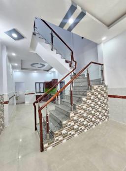 NHÀ 2 TẦNG MẶT TIỀN TA10, Ô TÔ NGỦ TRONG NHÀ. SÁT BÊN LÊ THỊ RIÊNG, PHƯỜNG THỚI AN QUẬN 12.