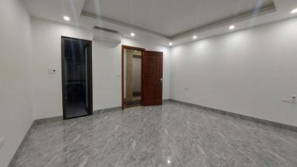 Phân Lô Quân Đội, 1 nhà ra Phố, Nguyễn Ngọc Nại, Gara Ô Tô, 38m2, 7T TM, 17.3 Tỷ.