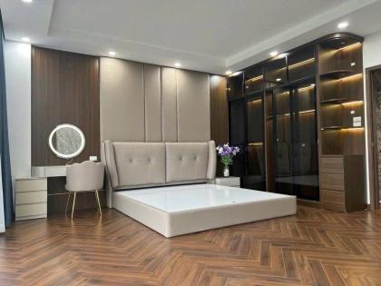 Bán nhà 7 Tầng Thang Máy – Trường Chinh, Gần Phố, Ô Tô vào nhà, KD, 38m2, 17.5 Tỷ