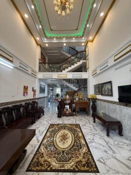 Nhà phố 3 lầu hẻm 8m Tô Ngọc Vân ngang 5.3m 132m2 ở ngay tặng NT đẹp chỉ 12.3 tỷ.