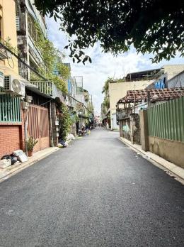 Bán nhà Mặt tiền Nguyễn Trọng Tuyển - giao lê Văn Sỹ, 4,3x16m, 3 Tầng, 1 đời chủ, 11,2 tỷ.