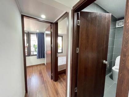 Bán căn hộ Tập thể Quỳnh Mai, Hai Bà Trưng, lô góc, 90m2, 3 ngủ, 2vs, ô tô đỗ, sổ đỏ lớn