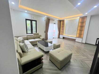 BÁN NHÀ HỒNG TIẾN LONG BIÊN, 2 THOÁNG, THANG MÁY, TẶNG FULL NỘI THẤT, GẦN PHỐ, GIÁ MỀM