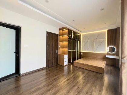 BÁN NHÀ HỒNG TIẾN LONG BIÊN, 2 THOÁNG, THANG MÁY, TẶNG FULL NỘI THẤT, GẦN PHỐ, GIÁ MỀM