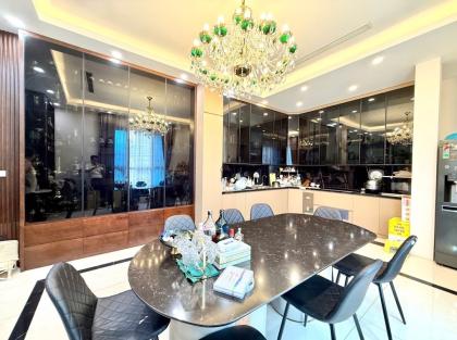 Bán nhà Nguyễn Chí Thanh_7 chỗ ngủ nhà_kinh doanh đỉnh_75m2 x thang máy_giá chào gần 34 tỷ