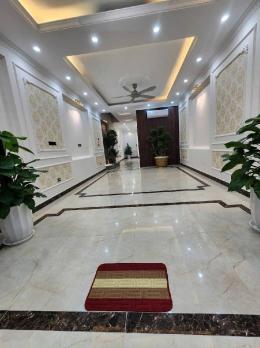 Bán nhà Nguyễn Chí Thanh_ngõ ô tô kinh doanh ngày đêm_65m2 x thang máy_giá chào 32 tỷ