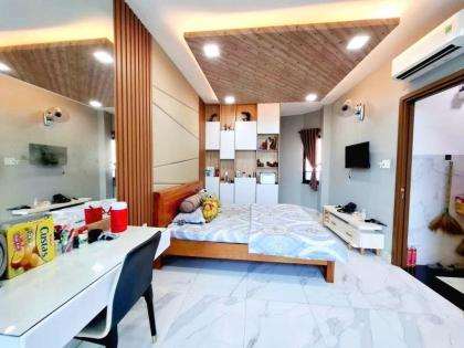 Bán nhà mặt tiền Lý Thánh Tông gần Lũy Bán Bích vào, 10x10m, 5 Tầng - 5PN, 13 tỷ.