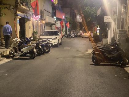 Bán Nhà Hạ Hồi Hoàn Kiếm 40/54m2-2T MT4,4m Ô TÔ ĐỖ Ở KD 13,8 Tỷ Có Thương Lượng.