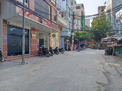 Tôi bán nhà ngõ 25 Bùi Huy Bích ô tô đỗ cạnh công viên 33m2 chỉ 7.19 tỷ. LH 0989626116