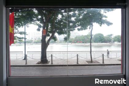 Cho thuê nhà – gần số 221 Đặng Tiến Đông, diện tích 65m x 4 tầng, mặt tiên 5,5m, giá 40 triệu.