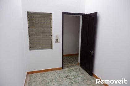 Cho thuê nhà – gần số 221 Đặng Tiến Đông, diện tích 65m x 4 tầng, mặt tiên 5,5m, giá 40 triệu.