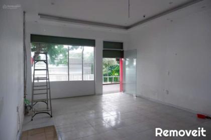 Cho thuê nhà – gần số 221 Đặng Tiến Đông, diện tích 65m x 4 tầng, mặt tiên 5,5m, giá 40 triệu.