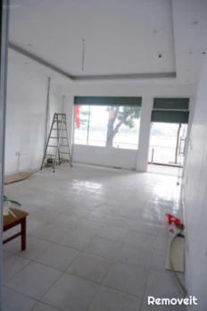 Cho thuê nhà – gần số 221 Đặng Tiến Đông, diện tích 65m x 4 tầng, mặt tiên 5,5m, giá 40 triệu.