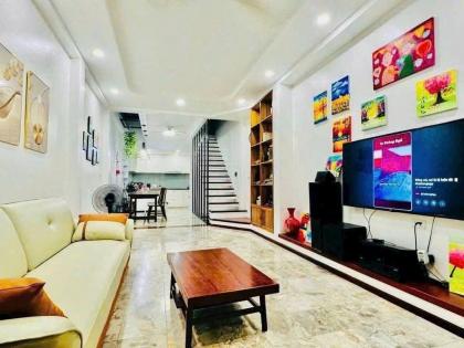 BÁN NHÀ NGUYỄN VĂN CỪ LONG BIÊN, KINH DOANH, GARA Ô TÔ, NỘI THẤT XỊN, 30 RA PHỐ, GIÁ MỀM