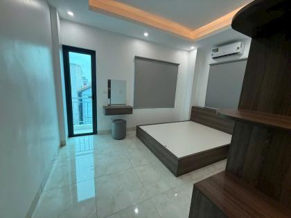 Bán nhà 40m 5T mới lô góc 3 thoáng thang máy full nội thất Thượng Cát, Bắc Từ Liêm