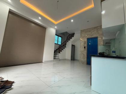 Bán nhà 40m 5T mới lô góc 3 thoáng thang máy full nội thất Thượng Cát, Bắc Từ Liêm