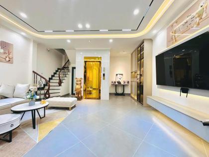 Bán nhà Giảng Võ 40m2 6 tầng thang máy, nhà mới đẹp, gần phố giá 10.8 tỷ