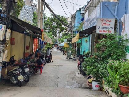 Quận 1 - Bán nhà riêng TPHCM, khu CHDV, gần Chợ Bến Thành, giá rẻ