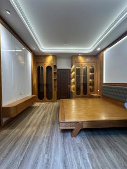 Bán nhà 6 Tầng Thanh Máy, Phố Khương Đình, Ô Tô gần, 55m2, MT 4.5m, 13.5 Tỷ.