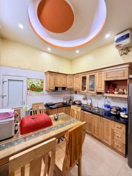 Bán nhà- 20m ra Phố Trường Chinh, Ô Tô tránh, Kinh Doanh, 40m2, 5 Tầng, 16.8 Tỷ.