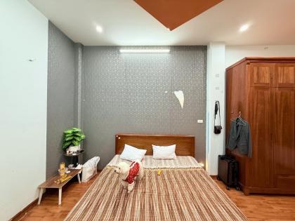 Bán nhà- 20m ra Phố Trường Chinh, Ô Tô tránh, Kinh Doanh, 40m2, 5 Tầng, 16.8 Tỷ.
