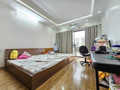 Bán nhà- 20m ra Phố Trường Chinh, Ô Tô tránh, Kinh Doanh, 40m2, 5 Tầng, 16.8 Tỷ.