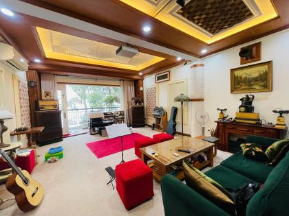 Bán Nhà Mặt Phố Nhật Chiêu Tây Hồ 92m2-5T MT5m VIEW Hồ 2 THOÁNG 90 Tỷ Có Thương Lượng.