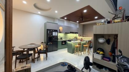 Bán nhà mới, Hẻm Trung Lang - giao Trần Mai Ninh, Bàu Cát, 5,6x10m, 4 Tầng - 4PN, 9,3 tỷ