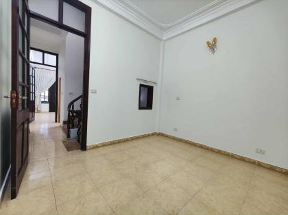 Cho thuê nhà ngõ 112 Ngọc Khánh, diện tích 46m x 4 tầng, mặt tiền 4m, giá 16 triệu