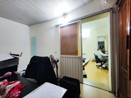 Cho thuê nhà ngõ 187 Giảng võ, diện tích 80m tầng 6, mặt tiền 6m, giá 7 triệu