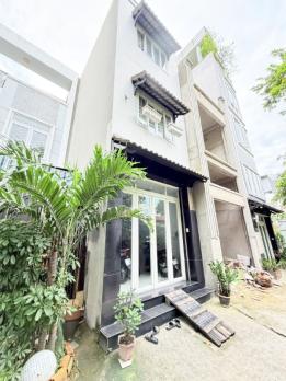 Quận 1 - Bán nhà hẻm xe hơi TPHCM, gần Chợ Tân Định, giá rẻ