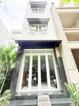 Quận 1 - Bán nhà hẻm xe hơi TPHCM, gần Chợ Tân Định, giá rẻ