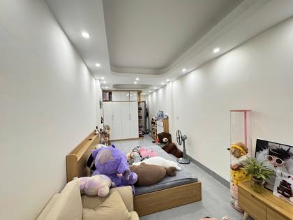 Bán gấp nhà Phố Khương Trung - Thanh Xuân, ô tô gần, gần Hồ, 37m2, 8.5 Tỷ.