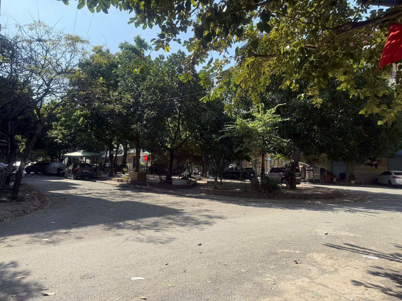 40m view vườn hoa TĐC Tu Hoàng – Phân lô bàn cờ – Ô tô tránh, vỉa hè – Kề liên cấp Phenikaa